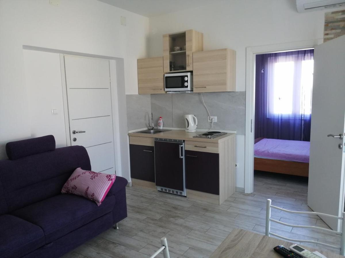Apartmani Nevera Krk Town Exterior photo