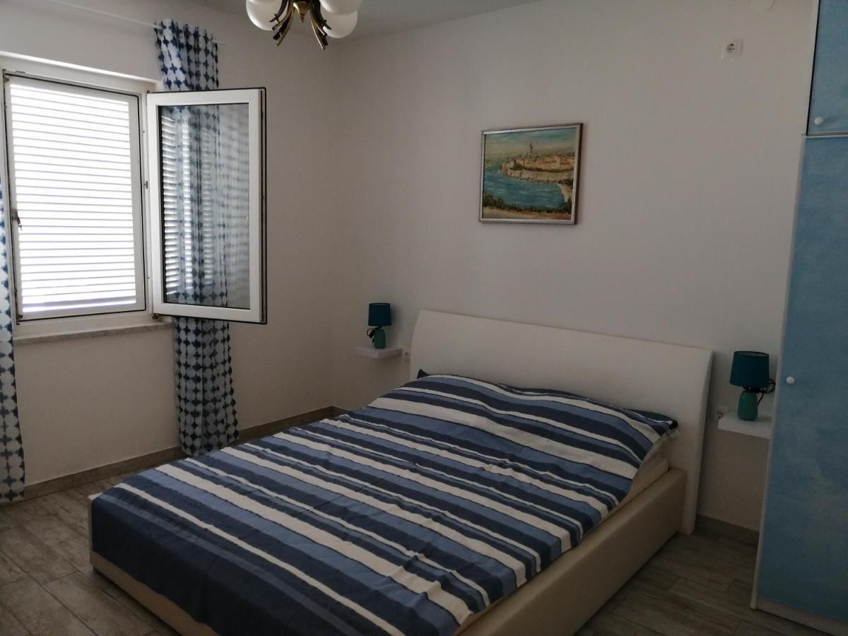 Apartmani Nevera Krk Town Exterior photo