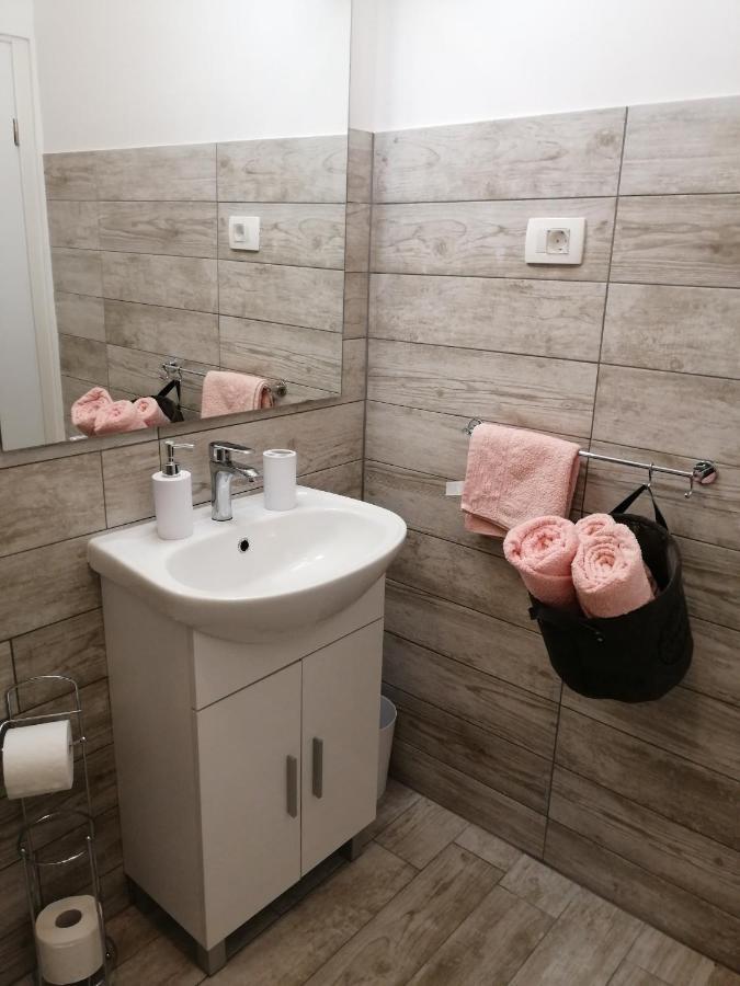 Apartmani Nevera Krk Town Exterior photo